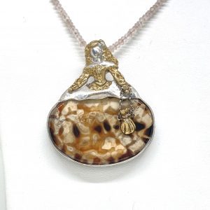 Colgante "Menina", en plata de primera ley, con Ágata natural jaspeada y diamante