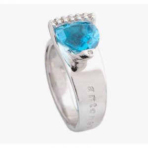 Original sortija con Topacio Swiss Blue y Diamantes