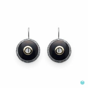 Pendientes en plata rodiada,con gran Ónix circular.Detalles en oro de 9 k.