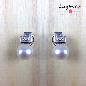 Pendientes ,"Tú y Yo", de Perla y Circonita princesa en chatonne cuadrado.