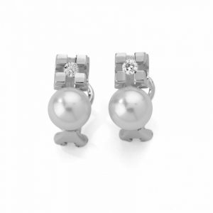 Pendientes "Tu y Yo" , de perla Akoya japonesa y  brillantes,cierre omega, en oro blanco.0,20 cts .