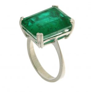 Sortija de plata rodiada, con doblete de Terbium verde Esmeralda ,y Cuarzo.